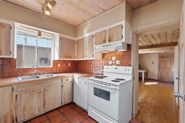 625 Don Felix, Santa Fe, NM 87501