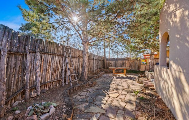 625 Don Felix, Santa Fe, NM 87501