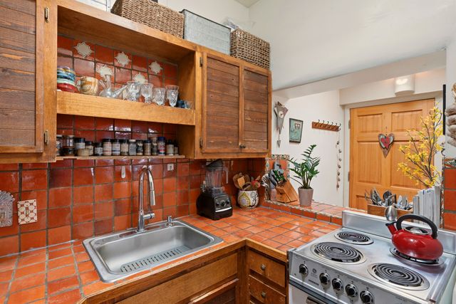 625 Don Felix, Santa Fe, NM 87501