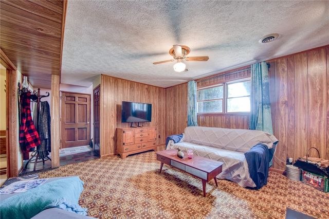 716 Monroe Ave, California, PA 15417