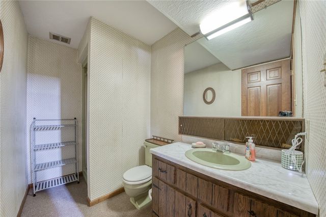 716 Monroe Ave, California, PA 15417