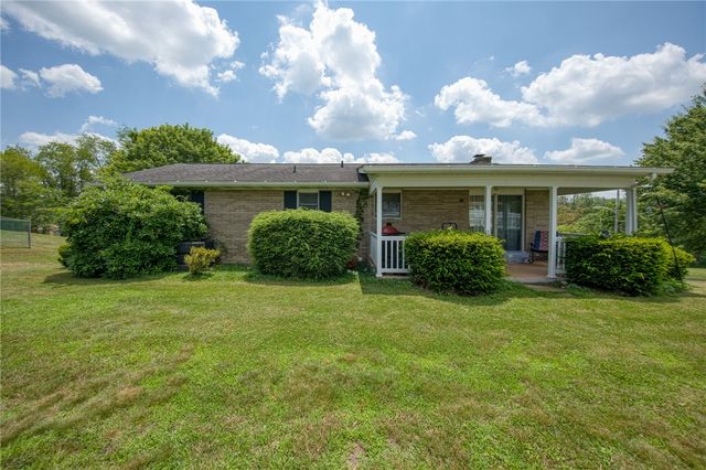 716 Monroe Ave, California, PA 15417
