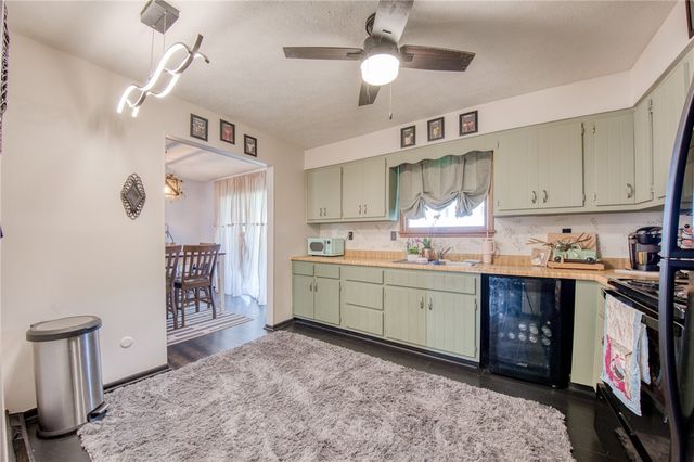 716 Monroe Ave, California, PA 15417