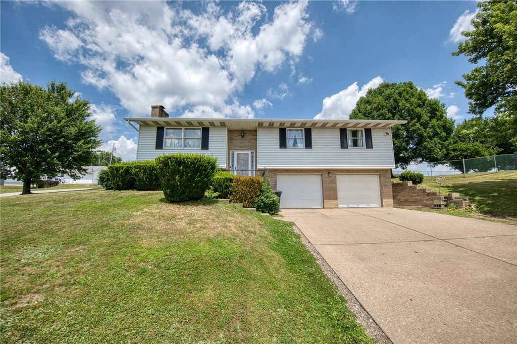 716 Monroe Ave, California, PA 15417