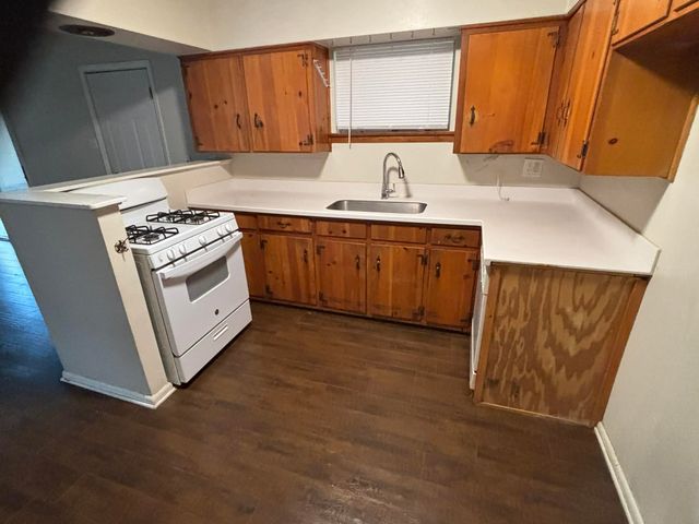 1222 Brookhollow Drive, Irving, TX 75061