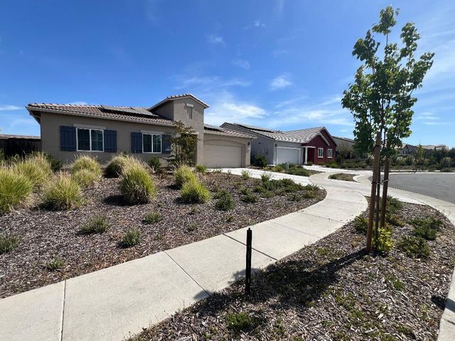 4910 Starfruit Ct, Roseville, CA 95747