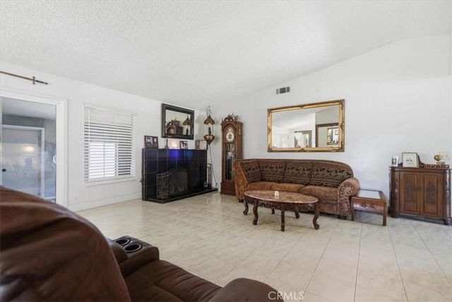 15235 Newmont, Lancaster, CA 93535