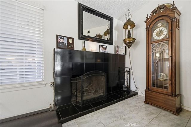 15235 Newmont, Lancaster, CA 93535