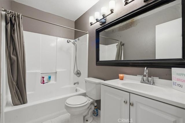 15235 Newmont, Lancaster, CA 93535