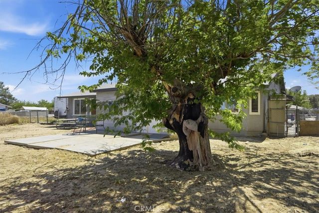 15235 Newmont, Lancaster, CA 93535