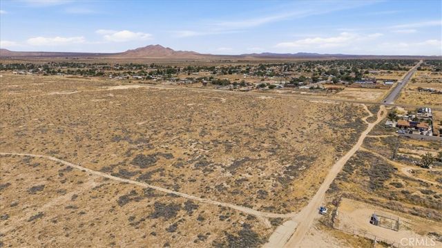 15235 Newmont, Lancaster, CA 93535