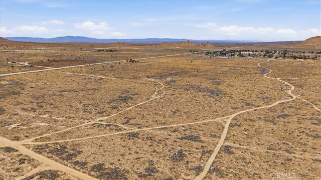 15235 Newmont, Lancaster, CA 93535