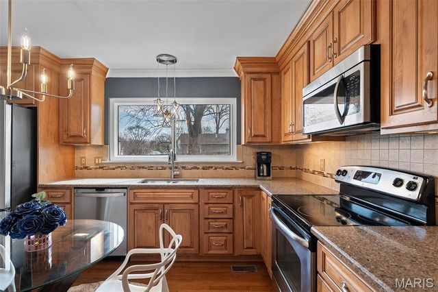 9722 Big Bend Boulevard, Crestwood, MO 63122