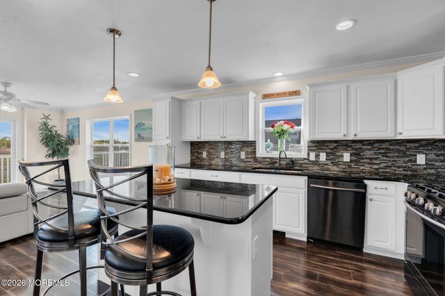 607 Bay Avenue, Union Beach, NJ 07735