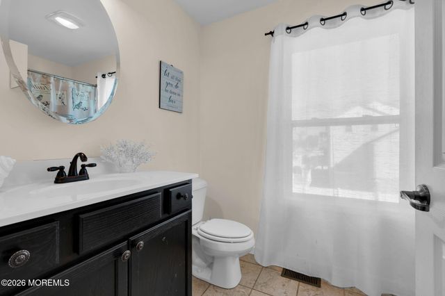 607 Bay Avenue, Union Beach, NJ 07735