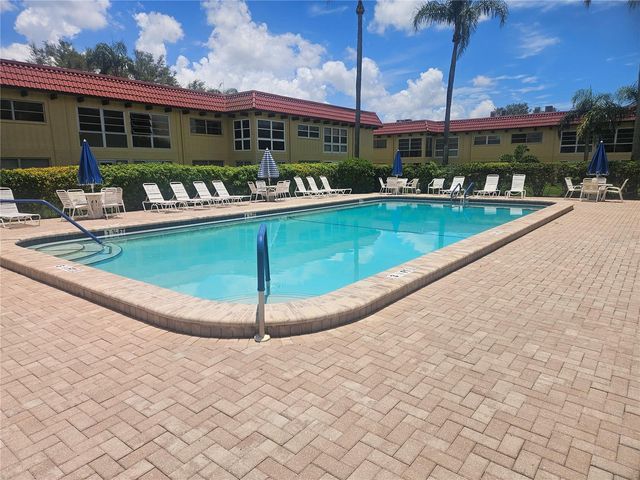 1845 HIGHLAND AVENUE S 6, Clearwater, FL 33756