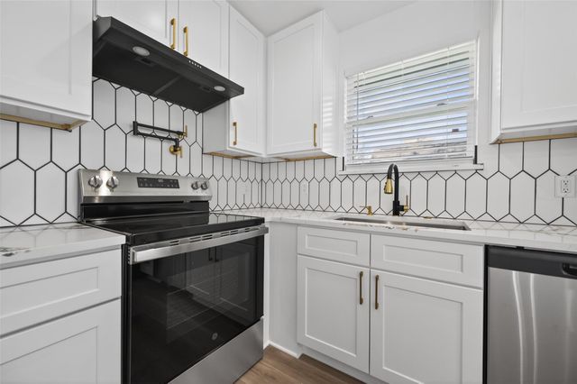 512 W Jefferson Street, Brenham, TX 77833