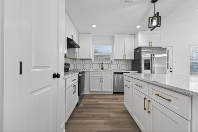 512 W Jefferson Street, Brenham, TX 77833