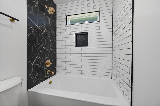 512 W Jefferson Street, Brenham, TX 77833