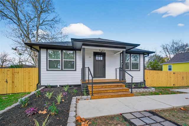 512 W Jefferson Street, Brenham, TX 77833