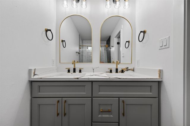 512 W Jefferson Street, Brenham, TX 77833