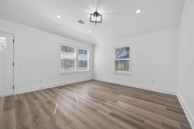 512 W Jefferson Street, Brenham, TX 77833