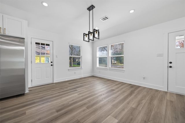 512 W Jefferson Street, Brenham, TX 77833