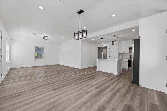 512 W Jefferson Street, Brenham, TX 77833