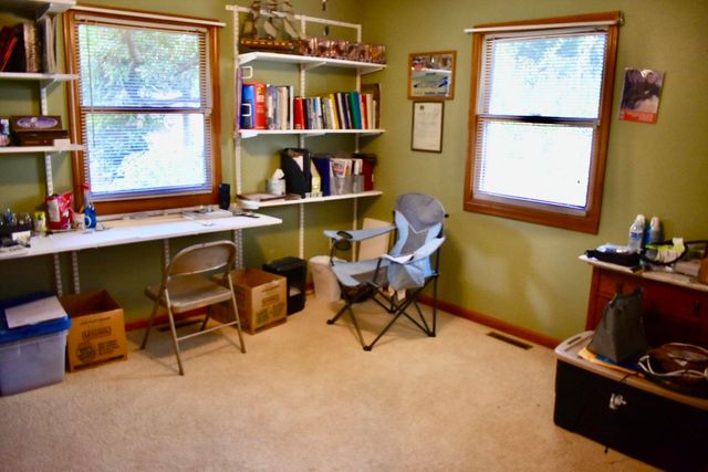 440 N Barker Avenue, Bolivar, MO 65613