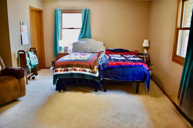 440 N Barker Avenue, Bolivar, MO 65613