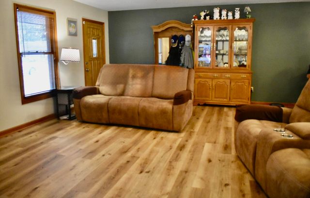 440 N Barker Avenue, Bolivar, MO 65613