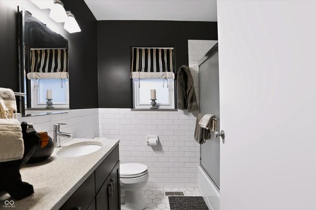 5945 Gladden Drive, Indianapolis, IN 46220