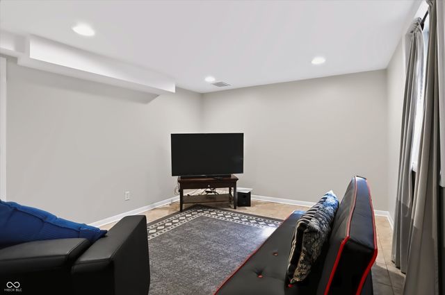 5945 Gladden Drive, Indianapolis, IN 46220