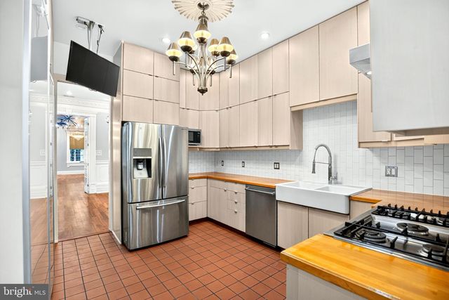 1502 S 5TH ST S, Philadelphia, PA 19147