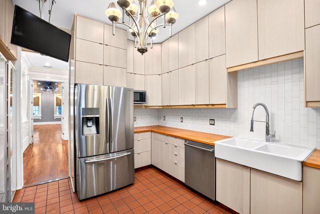 1502 S 5TH ST S, Philadelphia, PA 19147