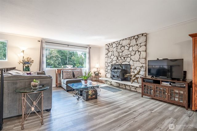 3515 W Tapps Drive E, Lake Tapps, WA 98391