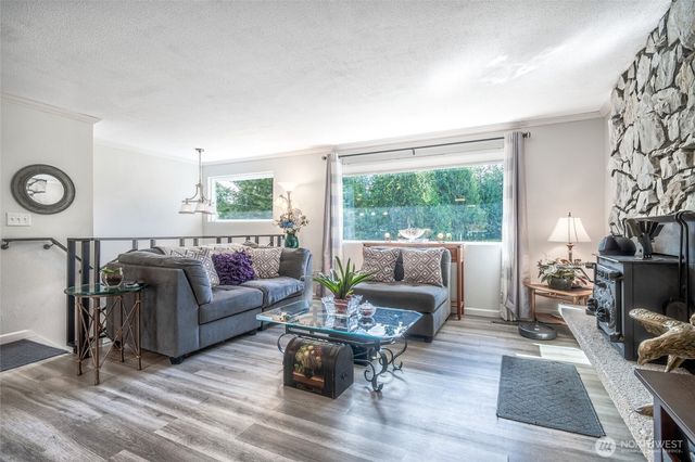 3515 W Tapps Drive E, Lake Tapps, WA 98391