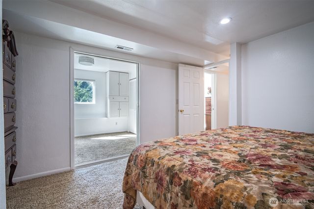 3515 W Tapps Drive E, Lake Tapps, WA 98391