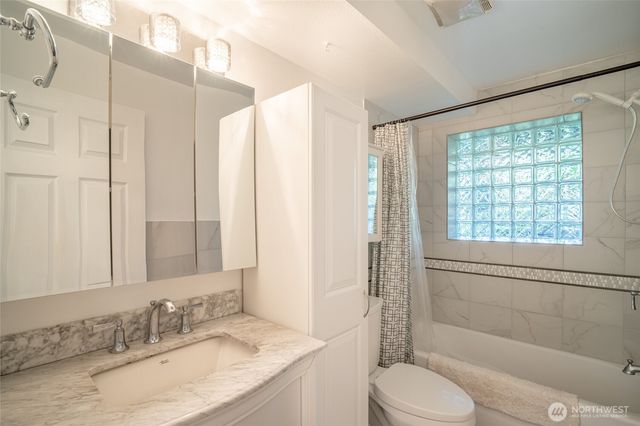 3515 W Tapps Drive E, Lake Tapps, WA 98391