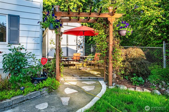 3515 W Tapps Drive E, Lake Tapps, WA 98391