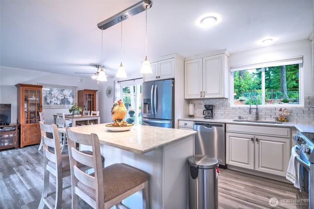 3515 W Tapps Drive E, Lake Tapps, WA 98391