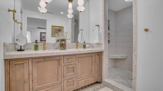 6613 Woodland Ave, Modesto, CA 95358