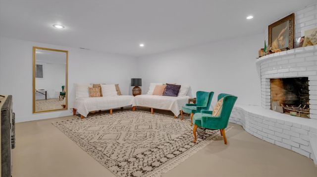 6613 Woodland Ave, Modesto, CA 95358