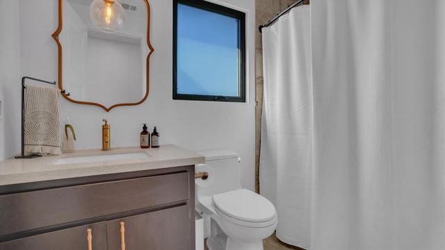 6613 Woodland Ave, Modesto, CA 95358