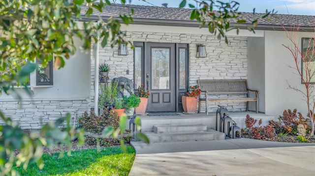 6613 Woodland Ave, Modesto, CA 95358