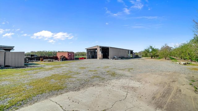 6613 Woodland Ave, Modesto, CA 95358