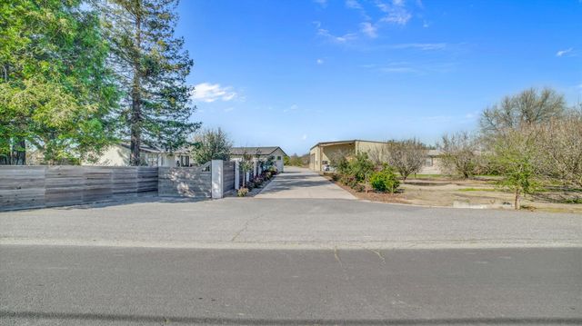 6613 Woodland Ave, Modesto, CA 95358