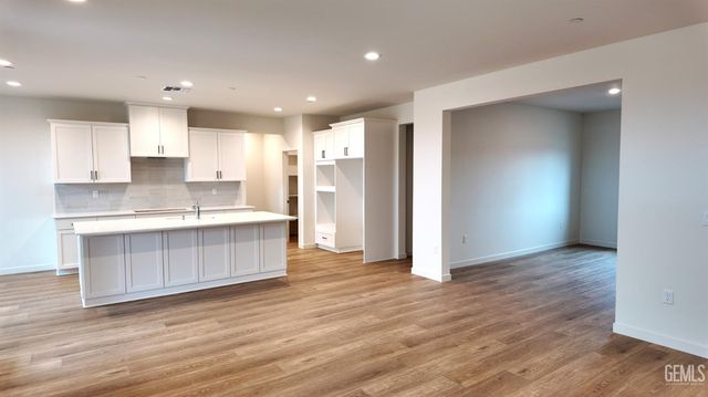 7300 Cryosphere Street, Bakersfield, CA 93311