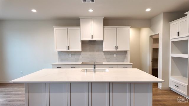 7300 Cryosphere Street, Bakersfield, CA 93311