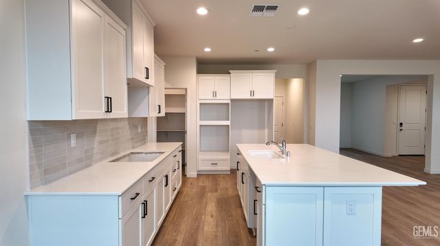 7300 Cryosphere Street, Bakersfield, CA 93311